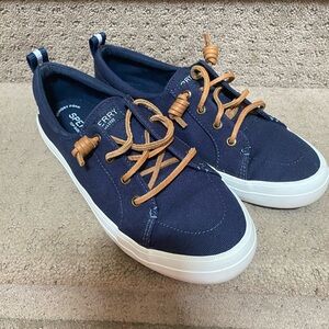 Women’s Sperry Crest Vibe canvas sneakers size 8